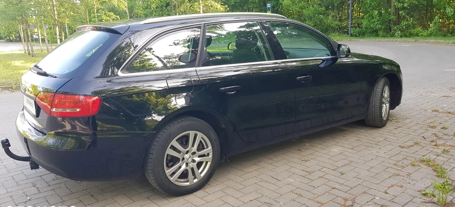 Audi A4 cena 29900 przebieg: 259000, rok produkcji 2009 z Przeworsk małe 562